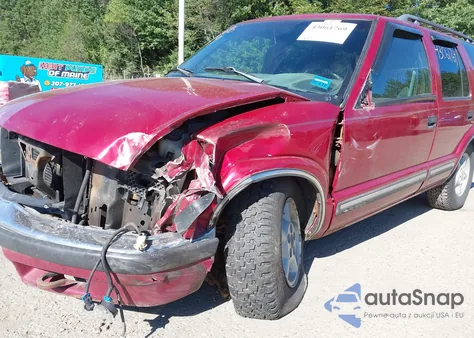 1998 Chevrolet Blazer Ls from USA, damaged, VIN 1GNDT13W1W2124961